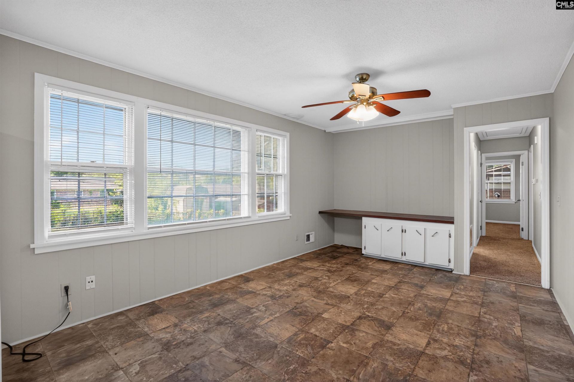 1640 Woodford Road  Photo 31