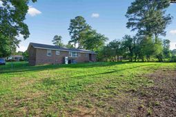 1640 Woodford Road  photo 4