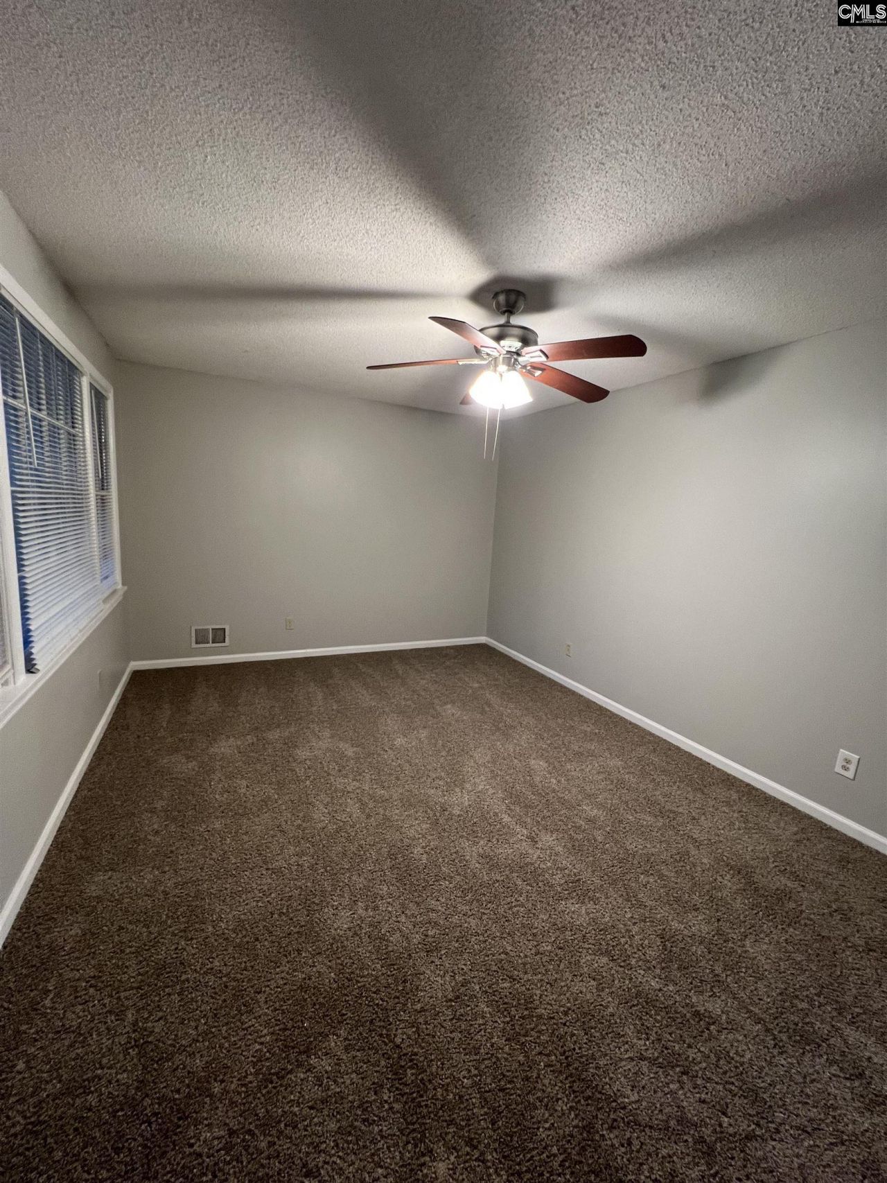 1640 Woodford Road  Photo 8