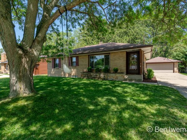1010 Barber Terrace NW, Grand Rapids, MI 49504