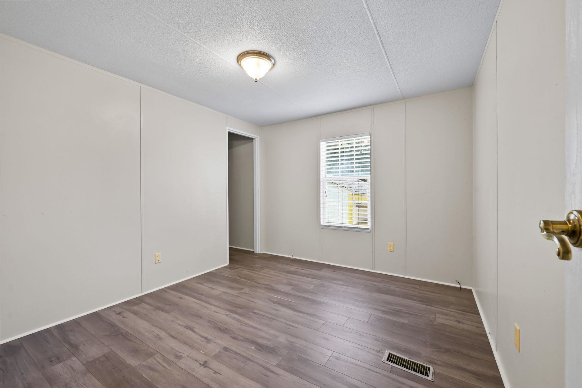 726 Oliver Dr.  Photo 24