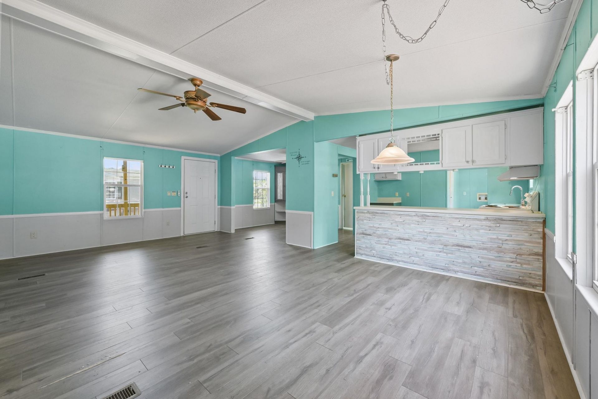 726 Oliver Dr.  Photo 8
