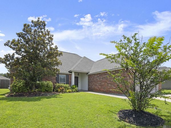 14380 Summerset Dr, Gonzales, LA 70737