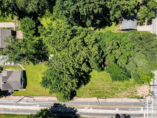 360 N New Florissant Road , Florissant, MO 63031