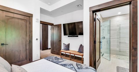 25 Beach Club Drive, Unit 301, Stateline, NV 89449 Photo