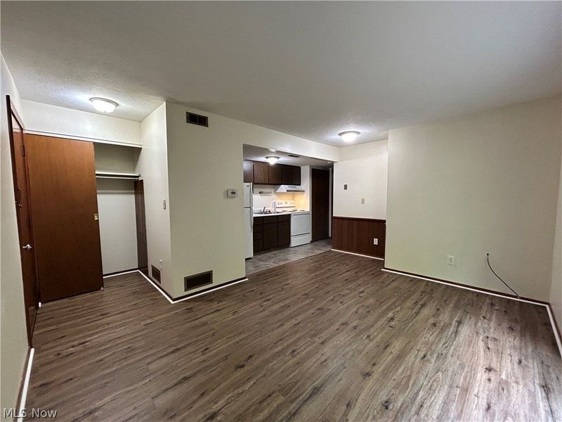 200 West 36th Street, Unit 19, Shadyside, OH 43947 Photo 3