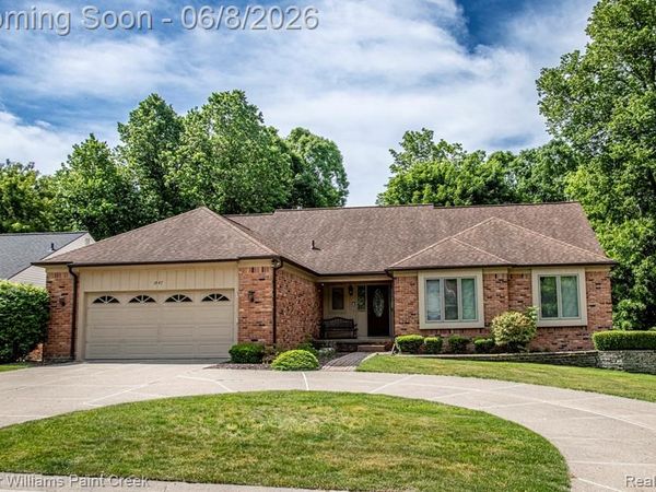 1447 Oakstone Drive, Rochester Hills, MI 48309