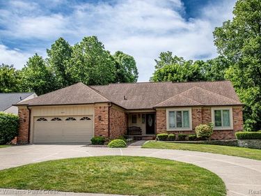 1447 Oakstone Drive, Rochester Hills, MI 48309