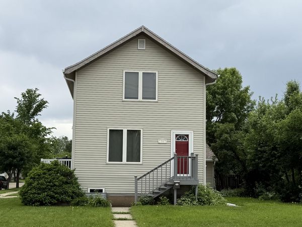 24 NE 8th Avenue, Aberdeen, SD 57401
