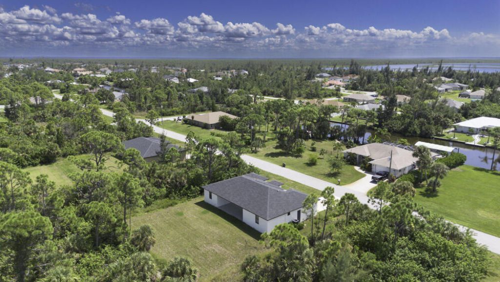 15245 Brainbridge Circle, Port Charlotte, FL 33981 Photo