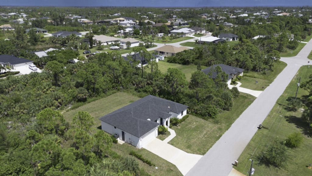 15245 Brainbridge Circle, Port Charlotte, FL 33981 Photo