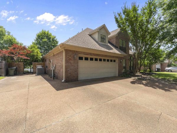 3646 APPLING LAKE DR, Bartlett, TN 38133