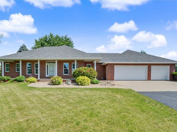 16351 189th Street, Manchester, IA 52057