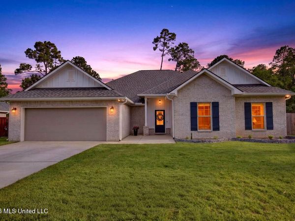 6855 Rolling Green Drive, Pass Christian, MS 39571