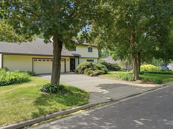 8527 Isle Avenue S, Cottage Grove, MN 55016
