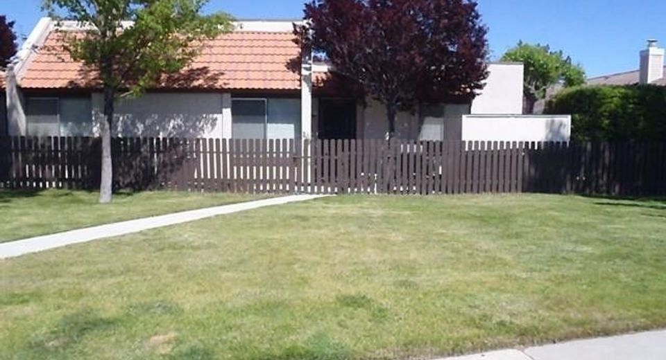 1005 Baywood Drive, Unit A, Sparks, NV 89434 Photo