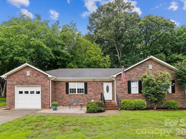 10821 S Hampton Drive , Charlotte, NC 28227