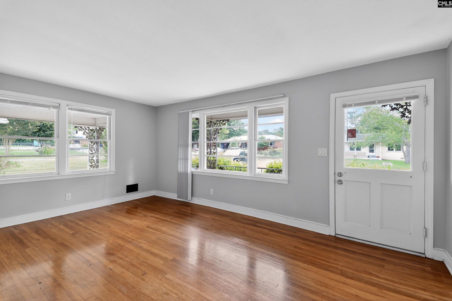 1437 Aralia Drive  Photo 4