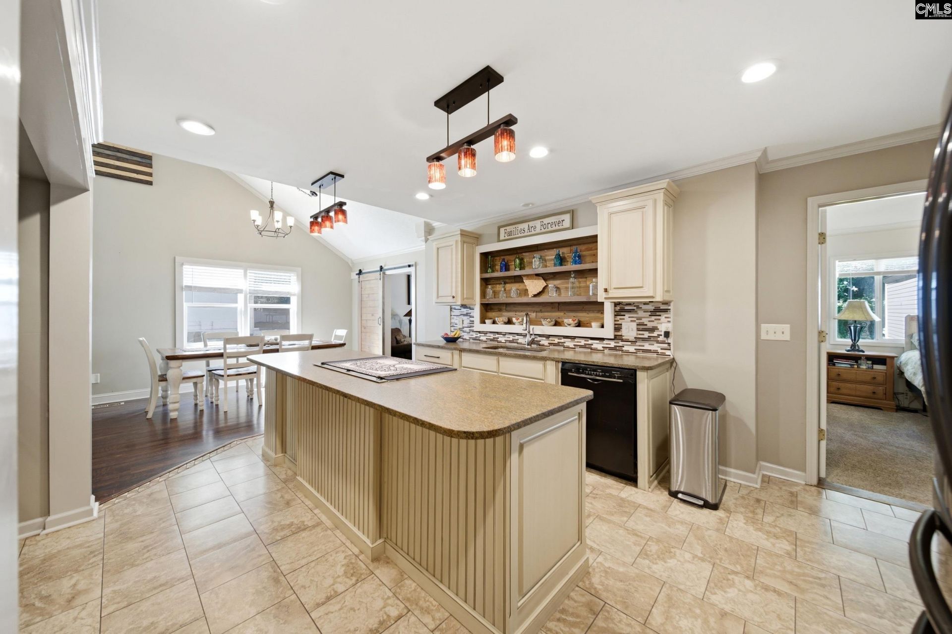 341 Saddlebrooke Circle  Photo 10