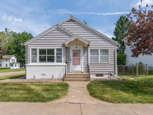 716 22nd Avenue, Clinton, IA 52732