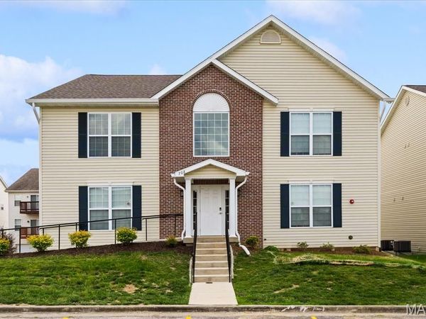 708 Harbor Woods Drive , Fairview Heights, IL 62232