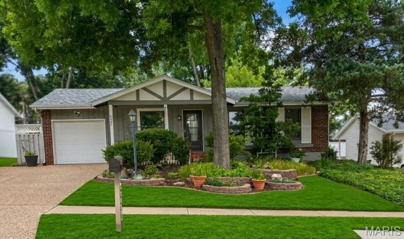 2005 Cleopatra Drive, Fenton, MO 63026 Main Photo