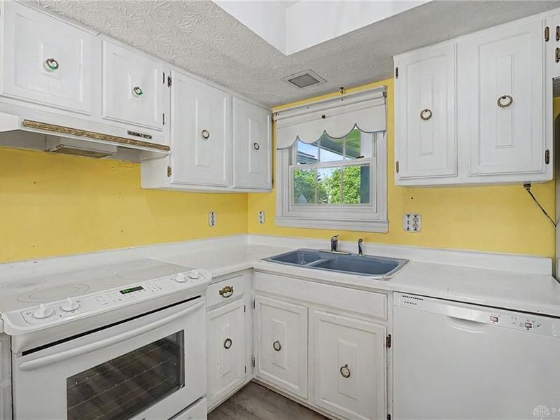 7520 President Court, Dayton, OH 45414 Photo 11