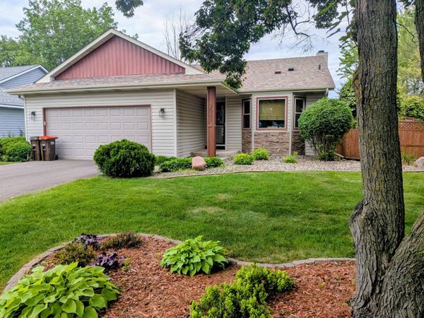 2581 Henslow Avenue N, Oakdale, MN 55128
