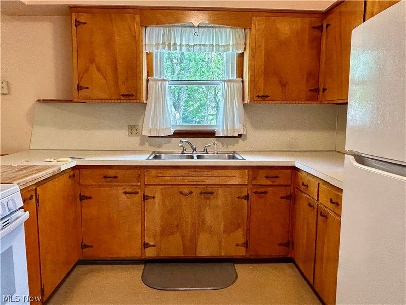 3241 Estates Circle, Youngstown, OH 44511 Photo 5