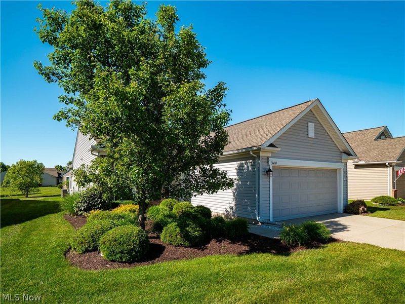 38435 Revere Drive, North Ridgeville, OH 44039 Photo 2