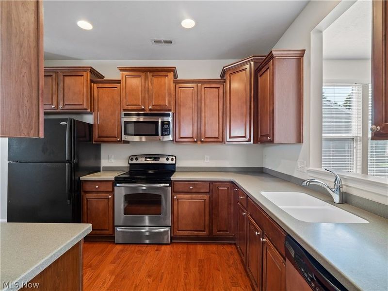 38435 Revere Drive, North Ridgeville, OH 44039 Photo 7