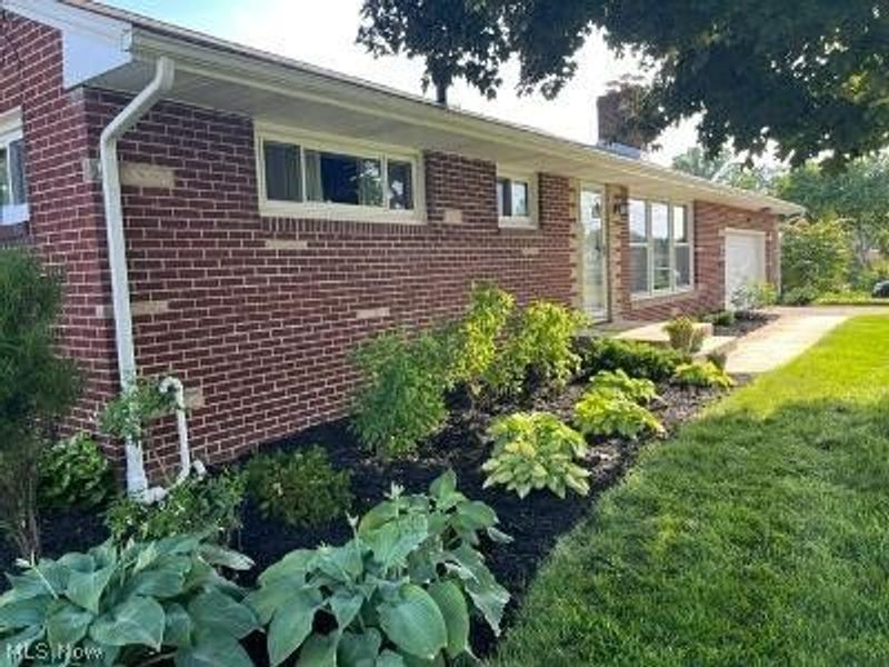 811 Sandy Avenue NE, Massillon, OH 44646 Photo 2