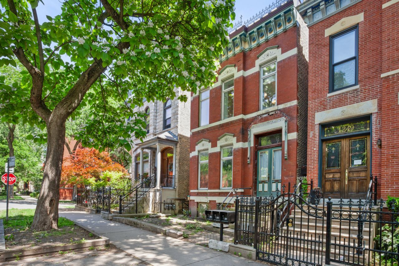 1251 N Hoyne Avenue, Unit 2, Chicago, IL 60622 Main Photo