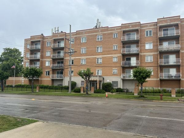 4534 N Cumberland Avenue , Unit 401, Chicago, IL 60656
