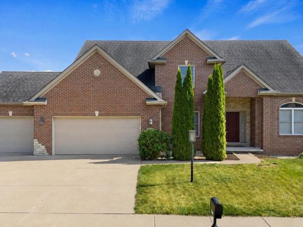 2922 W WESSEX Drive, Peoria, IL 61615