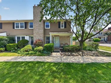 20830 W Glen Haven Circle, Novi, MI 48167