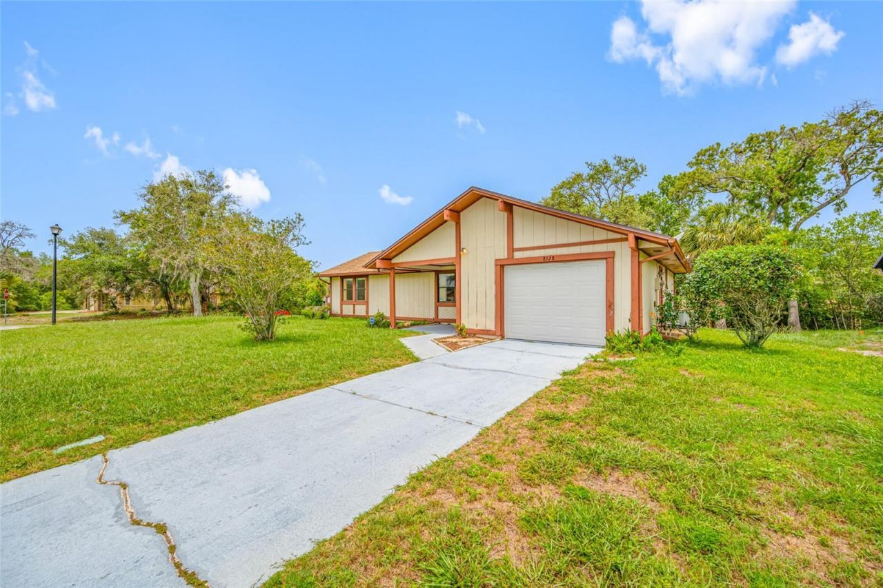 8528 Heather Boulevard , Weeki Wachee, FL 34613 Photo