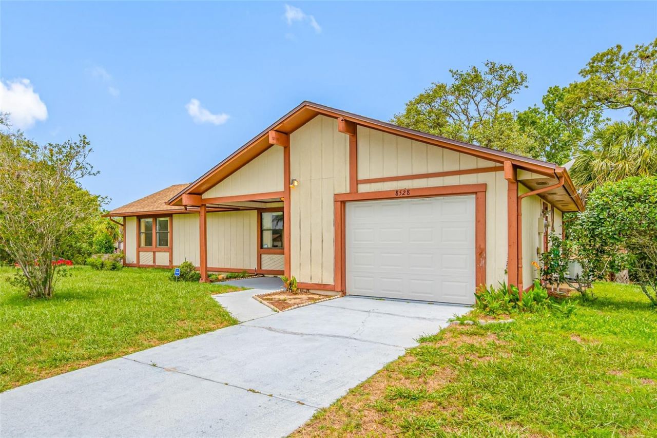 8528 Heather Boulevard , Weeki Wachee, FL 34613 Photo