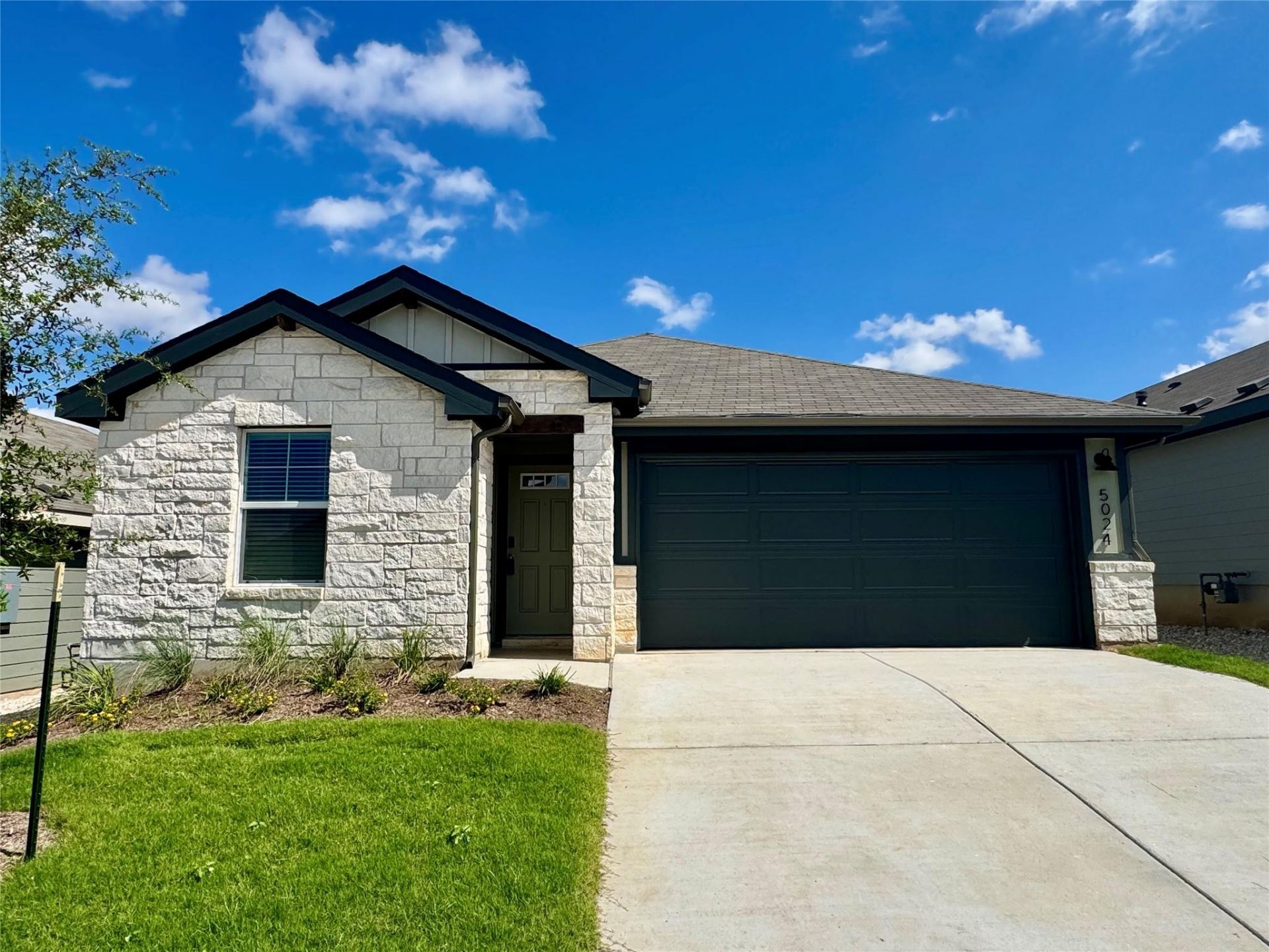 5024 Stockton Ln, Del Valle, TX 78617 Main Photo