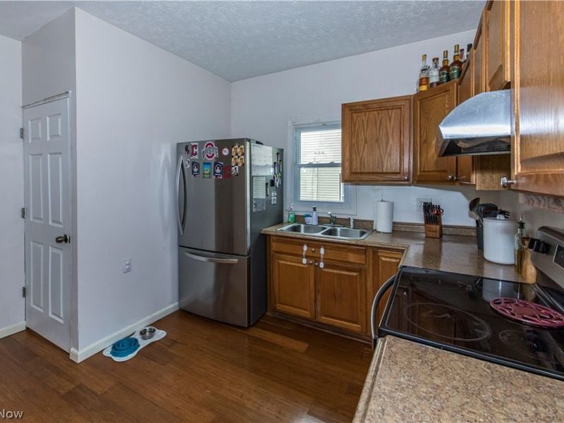 1465 Newman Avenue , Lakewood, OH 44107 Photo 5