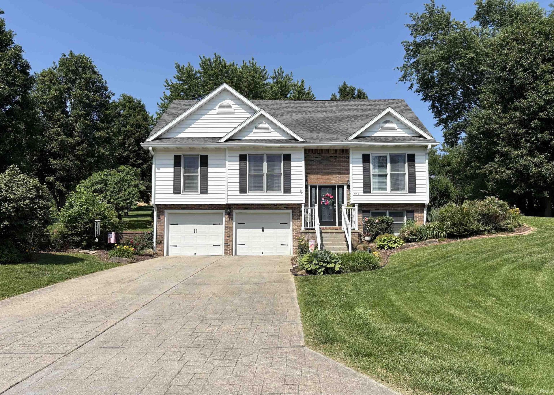 960 N Quail Ridge Circle, Vincennes, IN 47591 Main Photo