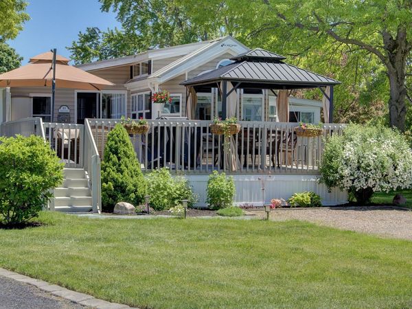 51 Island Circle, South Hero, VT 05486