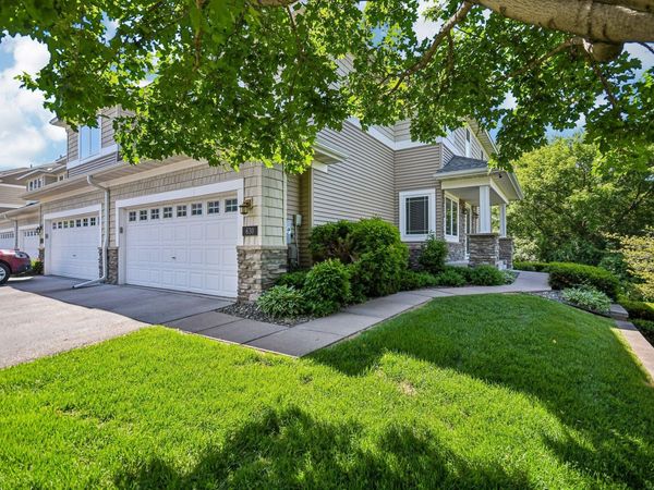 630 Sutherland Drive, Woodbury, MN 55129