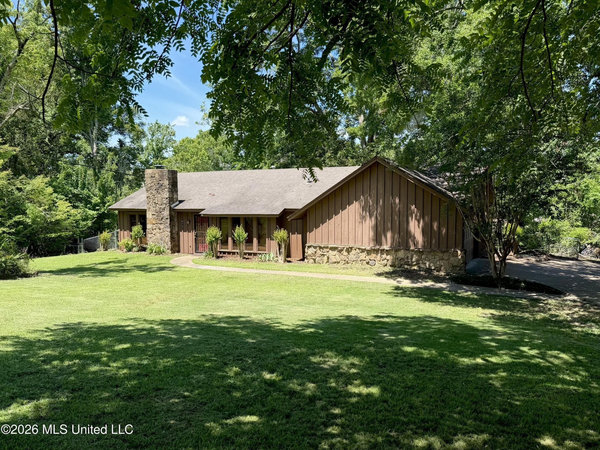 1923 Fenwood Terrace, Yazoo City, MS 39194 Main Photo