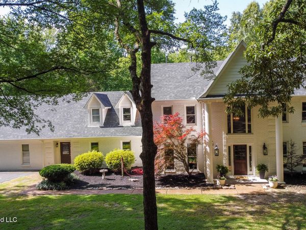 5805 S Manor Cove, Olive Branch, MS 38654
