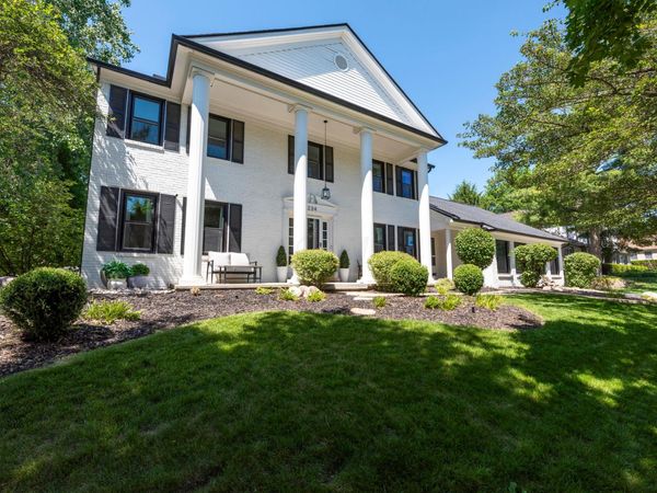 234 W Campus View Boulevard, Worthington, OH 43235