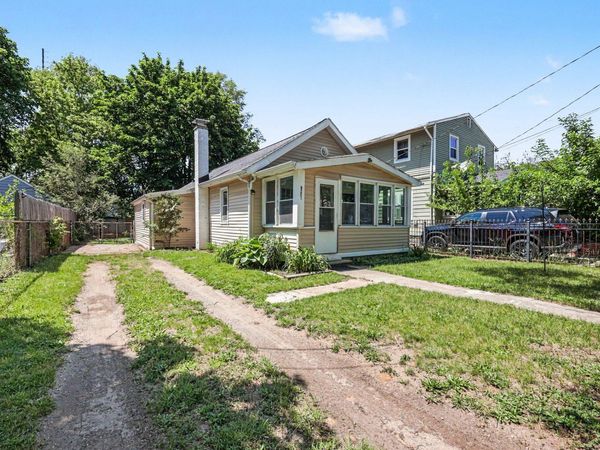 2841 Longstreet Avenue SW, Wyoming, MI 49509