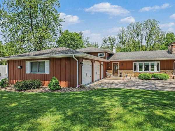 14349 Ireland Road, Mishawaka, IN 46544