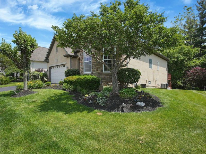 6069 Tournament Drive , Westerville, OH 43082 Photo 4