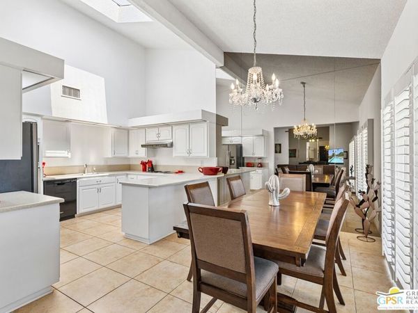 2671 N Whitewater Club Drive, Palm Springs, CA 92262